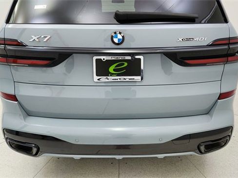 Used 2024 BMW X7 xDrive40i w/ M Sport Package image 11