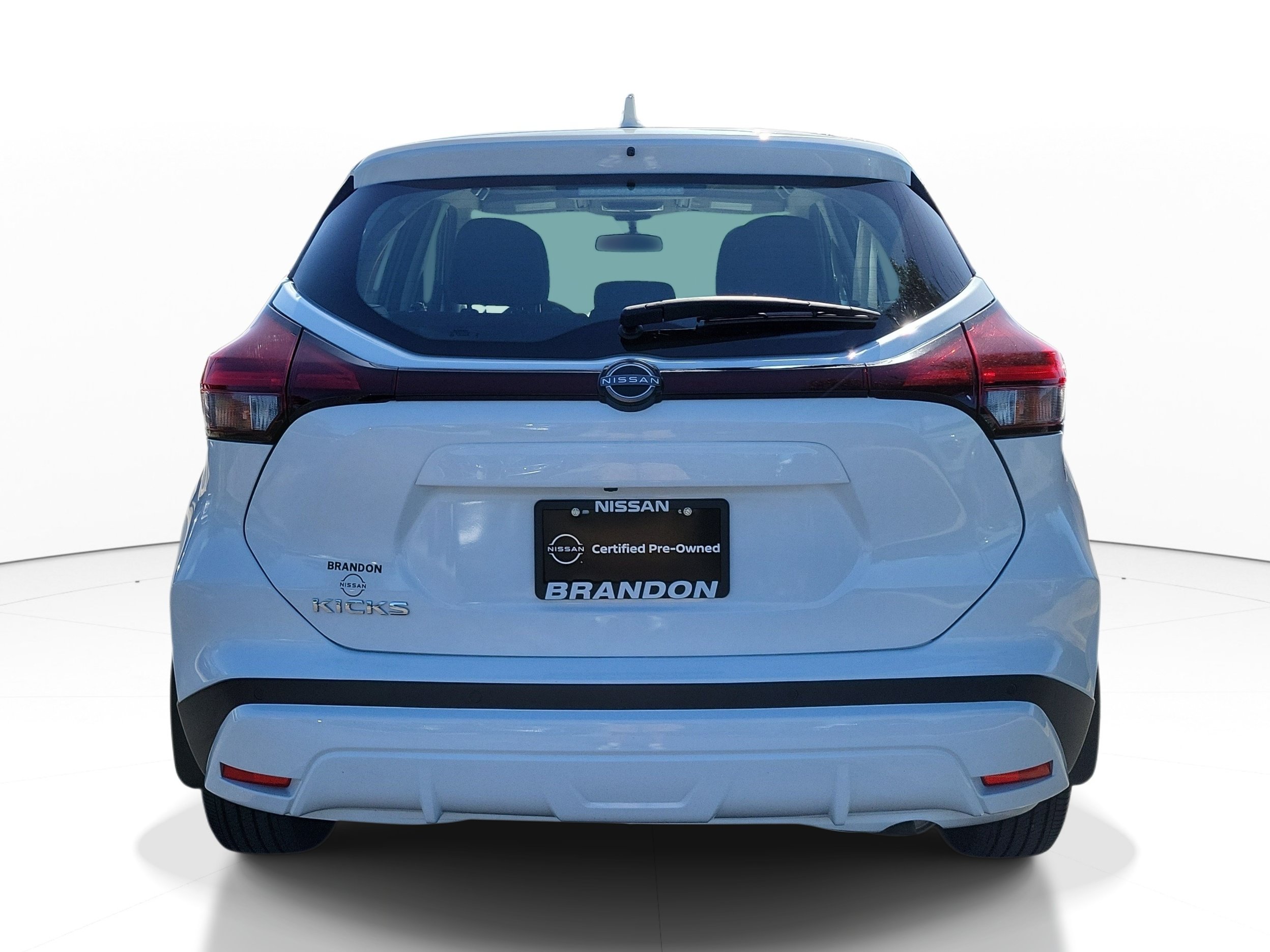 Certified 2025 Nissan Kicks Play S FWD image 6