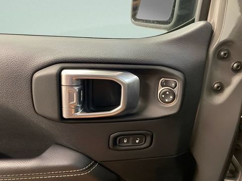 Used 2021 Jeep Wrangler Unlimited Sahara w/ Uconnect 4C Nav & Sound Group AWD/4WD image 22