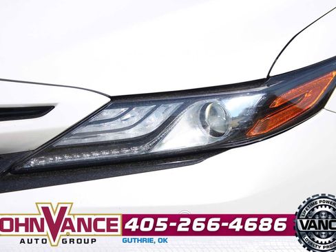 Used 2022 Toyota Camry XSE w/ Navigation Package FWD image 4