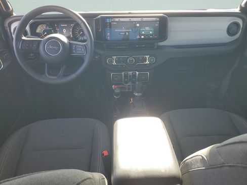 Used 2025 Jeep Wrangler Unlimited Sport AWD/4WD image 11