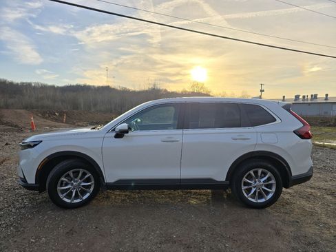 Used 2023 Honda CR-V EX image 10