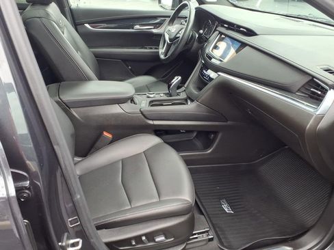 Used 2023 Cadillac XT5 Premium Luxury w/ LPO, Floor Liner Package AWD/4WD image 30