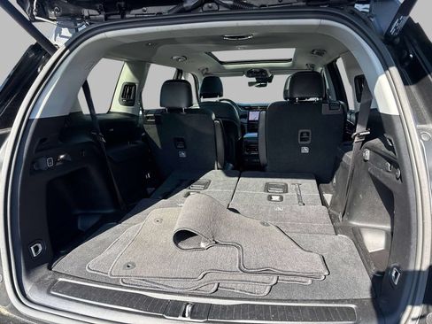 Used 2023 Jeep Grand Cherokee L Limited w/ Luxury Tech Group II AWD/4WD image 16