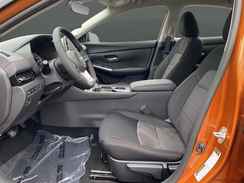 New 2025 Nissan Sentra SR w/ Lighting Package image 4