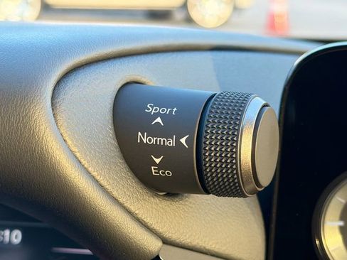 New 2025 Lexus ES 350 w/ Premium Package image 30