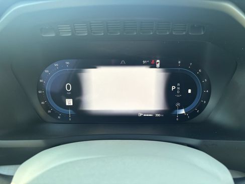 Used 2023 Volvo XC90 B5 Core AWD/4WD image 16