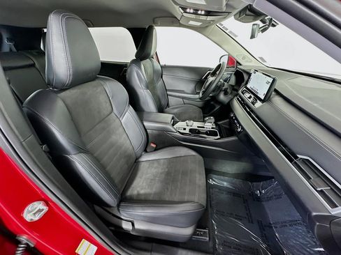 Used 2025 Mitsubishi Outlander SE AWD/4WD image 31