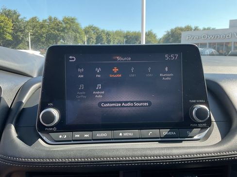 Used 2025 Nissan Rogue SV FWD image 26