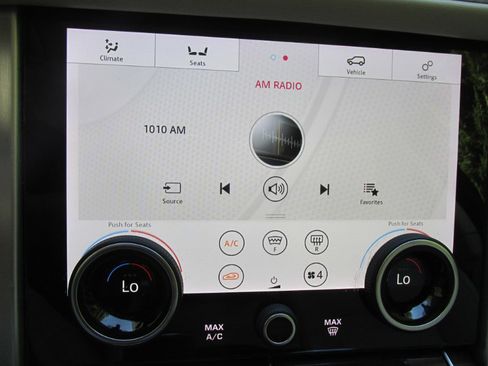 Used 2020 Land Rover Range Rover HSE image 50
