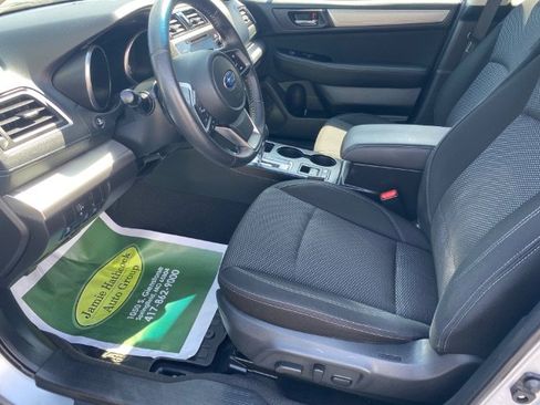 Used 2019 Subaru Outback 2.5i Premium image 9