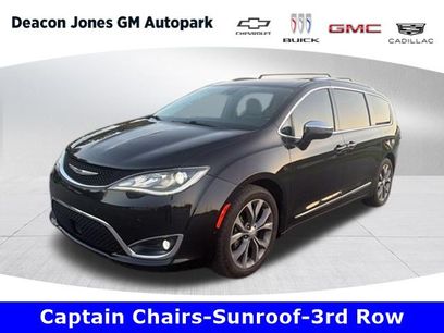 Used 2020 Chrysler Pacifica Limited w/ Tire & Wheel Group