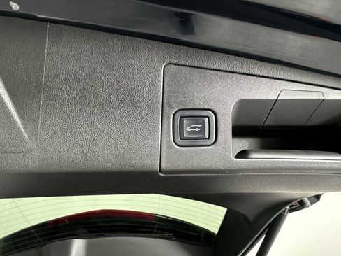 Used 2022 Cadillac XT5 Premium Luxury image 34