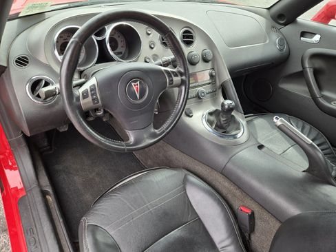 Used 2007 Pontiac Solstice Convertible w/ Premium Package image 9
