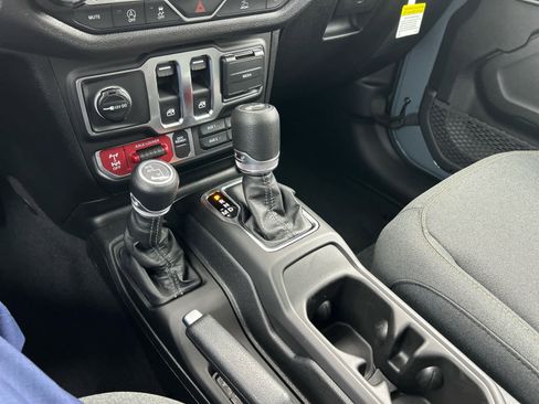 New 2026 Jeep Wrangler Sport AWD/4WD image 33