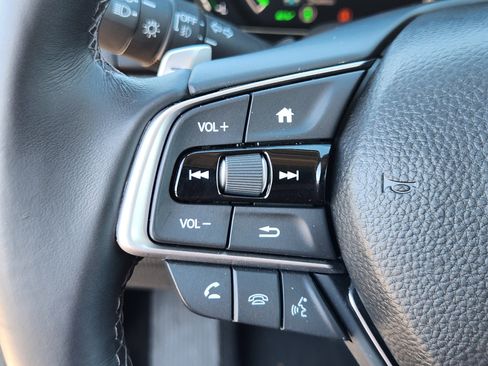 Used 2018 Honda Accord Touring image 24