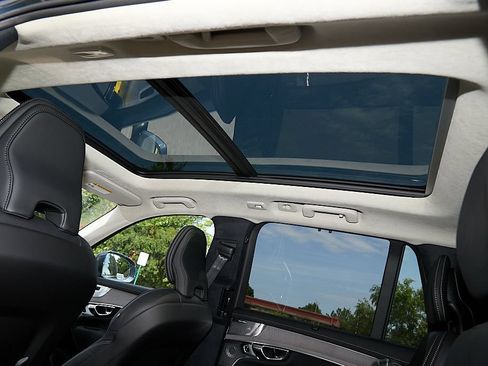 New 2026 Volvo XC90 T8 Ultra w/ Lounge Package AWD/4WD image 24