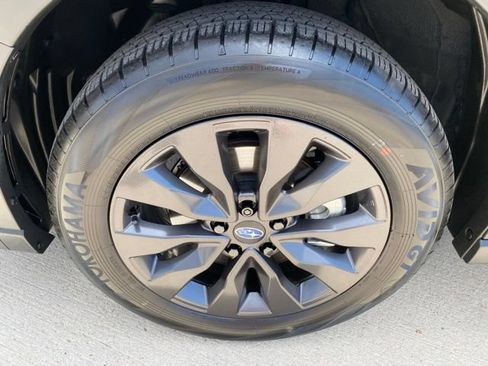 Certified 2025 Subaru Outback Onyx Edition w/ Tech Package 3 AWD/4WD image 27