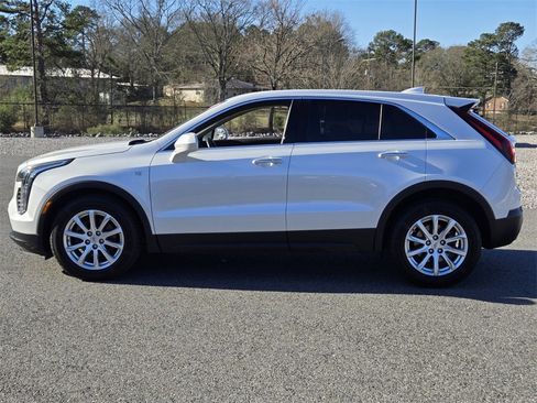 Used 2019 Cadillac XT4 Luxury image 2