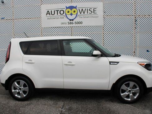 Used 2018 Kia Soul FWD image 3