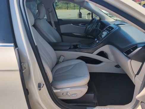 Used 2018 Lincoln MKX Select w/ Select Plus Package AWD/4WD image 10