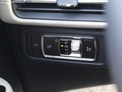 New 2026 Lincoln Corsair Premiere image 18