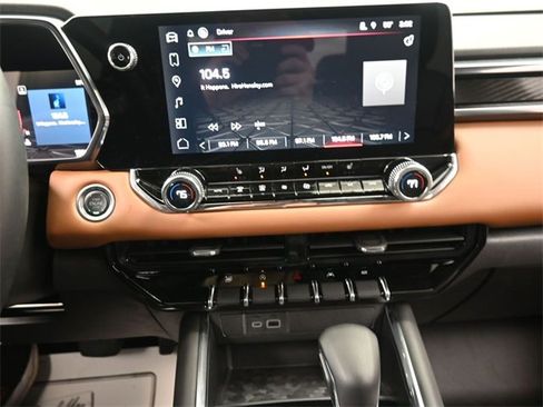 Certified 2025 GMC Canyon AT4 image 10