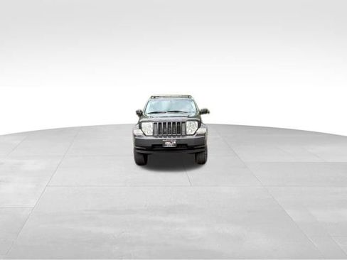 Used 2010 Jeep Liberty Sport image 10