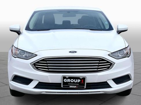 Used 2018 Ford Fusion SE image 3
