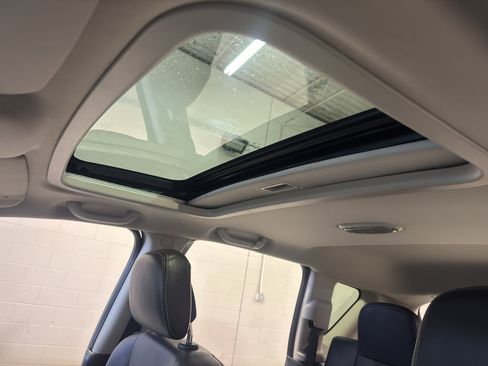 Used 2014 Jeep Compass Latitude w/ Sun/Sound Group image 16