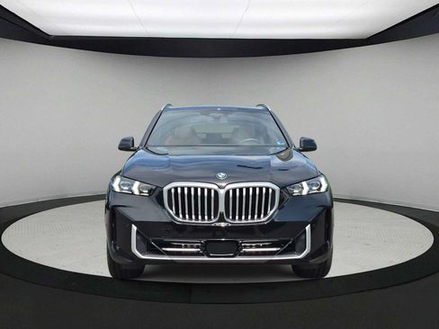 Used 2024 BMW X5 xDrive40i w/ Premium Package AWD/4WD image 3