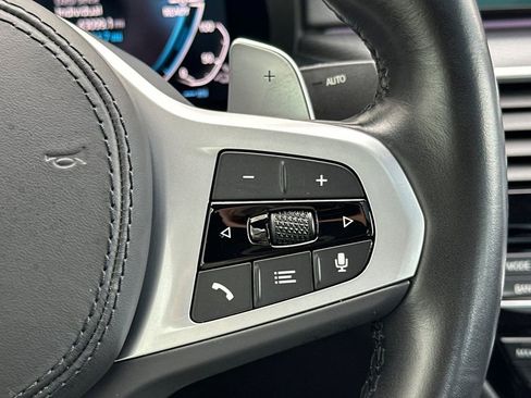 Used 2023 BMW 530e w/ M Sport Package image 27