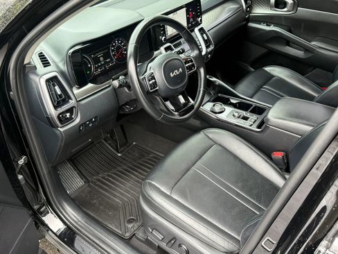 Used 2023 Kia Sorento EX AWD/4WD image 11