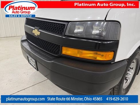 Used 2018 Chevrolet Express 3500 Extended w/ Driver Convenience Package RWD image 51