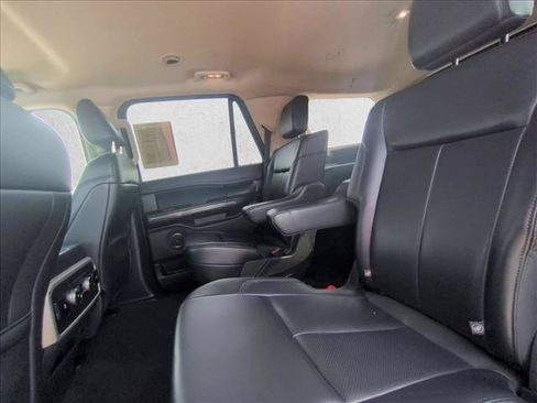 Used 2024 Ford Expedition XLT AWD/4WD image 18