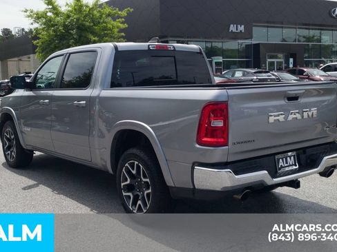 Used 2025 RAM 1500 Laramie AWD/4WD image 9