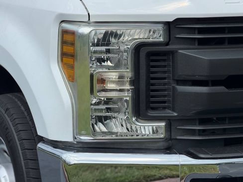 Used 2018 Ford F250 XL w/ Power Equipment Group RWD image 26