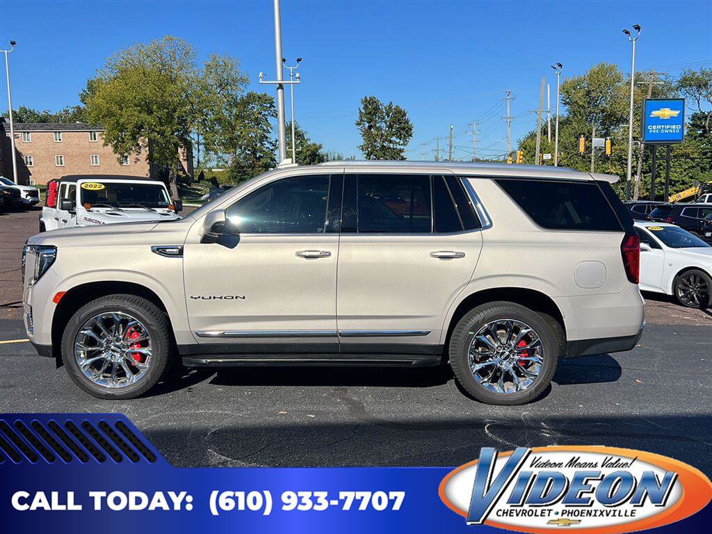 Used 2022 GMC Yukon SLT w/ SLT Premium Package AWD/4WD image 1