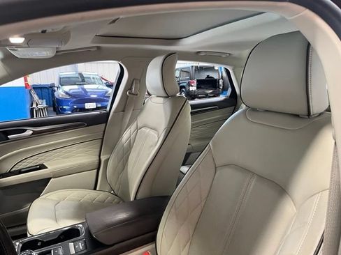 Used 2017 Ford Fusion Platinum FWD image 23