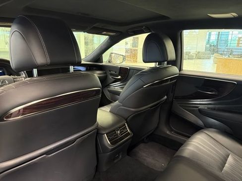 Used 2018 Lexus LS 500 w/ Interior Upgrade Package RWD image 8