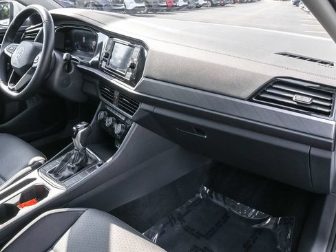 Used 2024 Volkswagen Jetta SE w/ Panoramic Sunroof Package FWD image 35