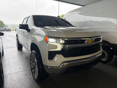 Used 2022 Chevrolet Silverado 1500 LT AWD/4WD image 1