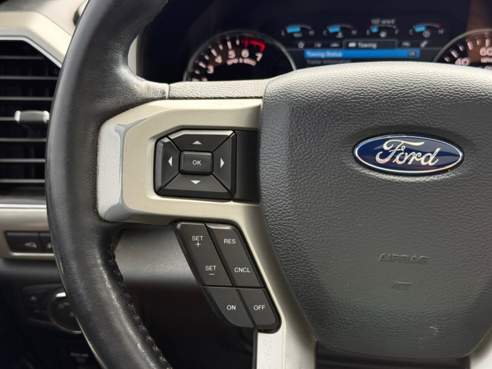 Used 2019 Ford F150 Lariat w/ Equipment Group 502A Luxury AWD/4WD image 23