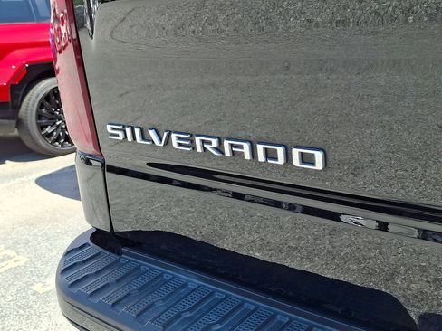 Used 2022 Chevrolet Silverado 1500 Custom AWD/4WD image 13