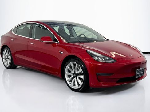 Used 2019 Tesla Model 3 Standard Range Plus image 3