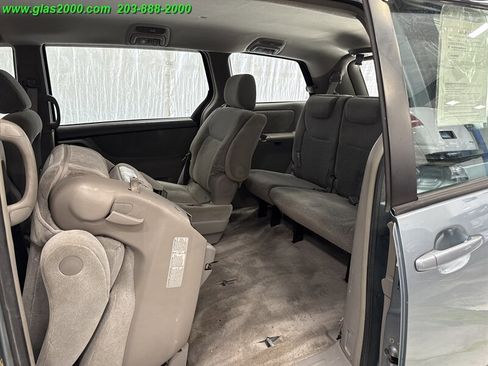 Used 2005 Toyota Sienna CE image 28
