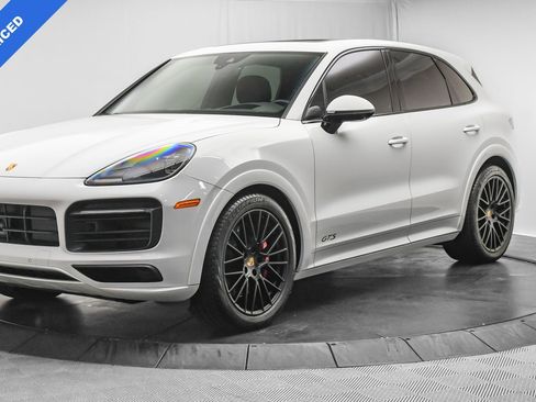 Used 2023 Porsche Cayenne GTS image 3