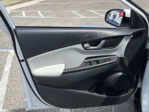 Used 2023 Hyundai Kona Limited w/ Cargo Package FWD image 10