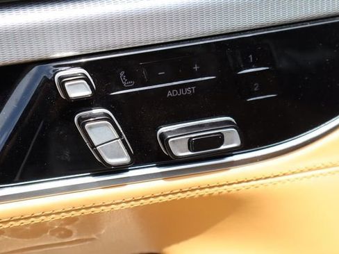 Used 2023 Jeep Grand Wagoneer L Series III AWD/4WD image 24