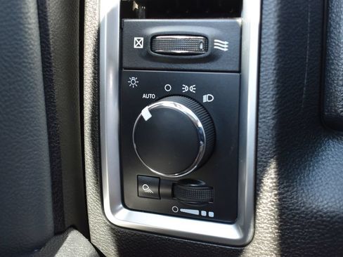 Used 2021 RAM 1500 Classic SLT AWD/4WD image 25